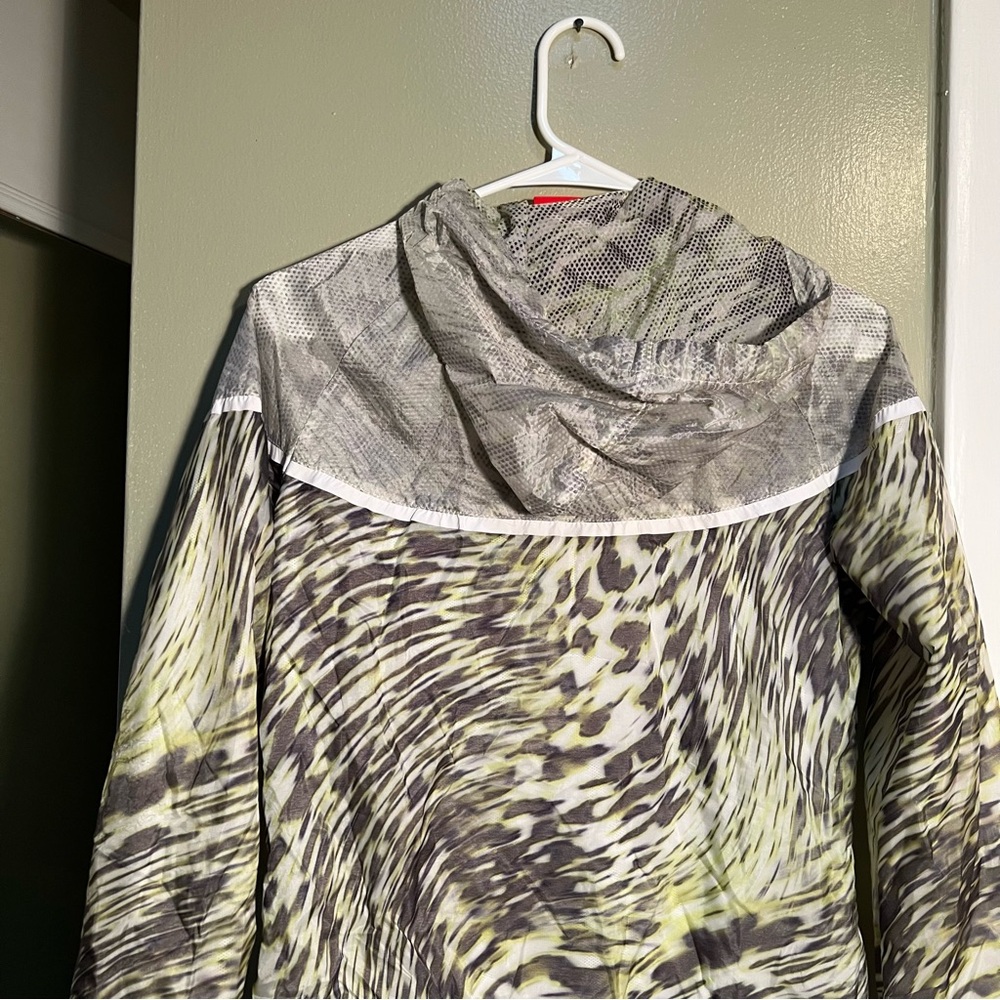 Nike Tech Hyperfuse Windrunner Jacket Green S - image 10